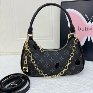 ❗️SALE❗️ New women’s black fashion shoulder bag